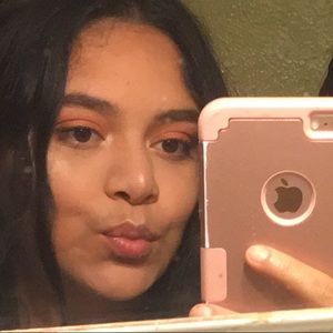 Meet your Posher, Daniela